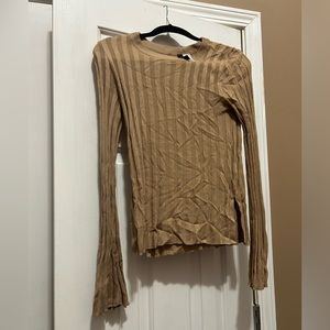 Long sleeve top, bell sleeves